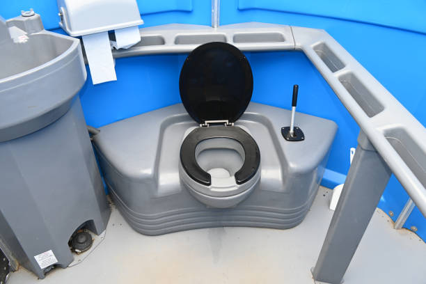 Best Construction site porta potty rental  in Waverly, MI
